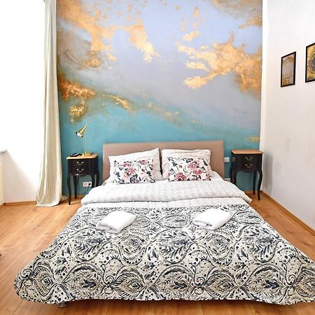 Lovely Little Cosy Apt In Prag Exteriör bild