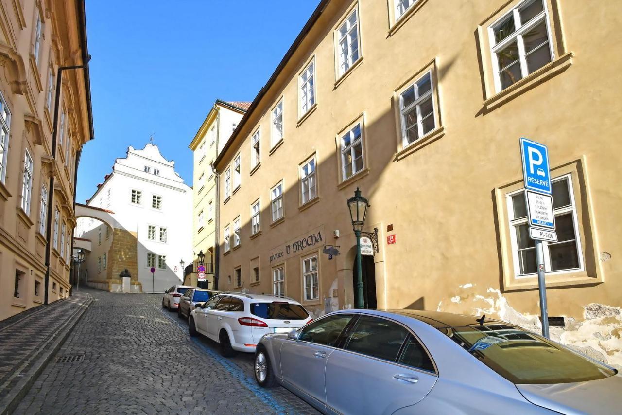 Lovely Little Cosy Apt In Prag Exteriör bild