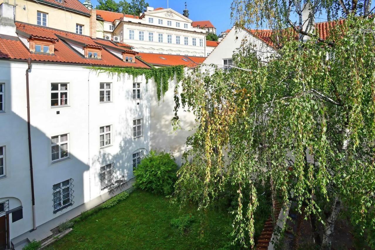 Lovely Little Cosy Apt In Prag Exteriör bild
