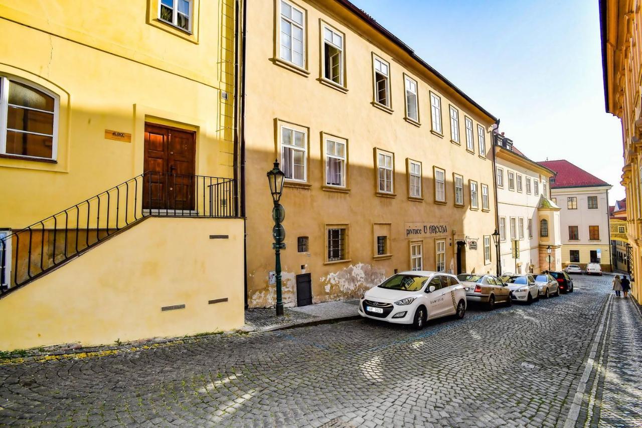 Lovely Little Cosy Apt In Prag Exteriör bild