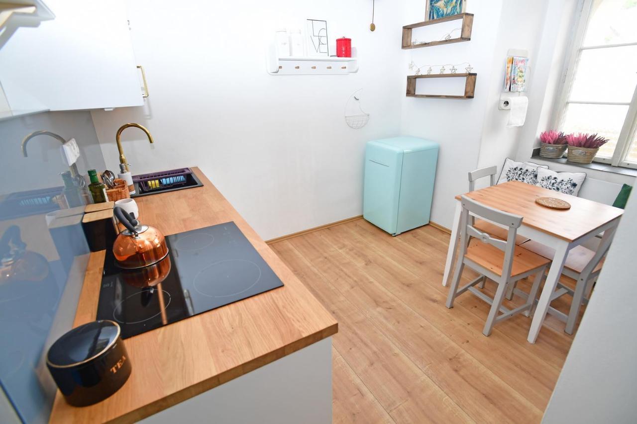 Lovely Little Cosy Apt In Prag Exteriör bild