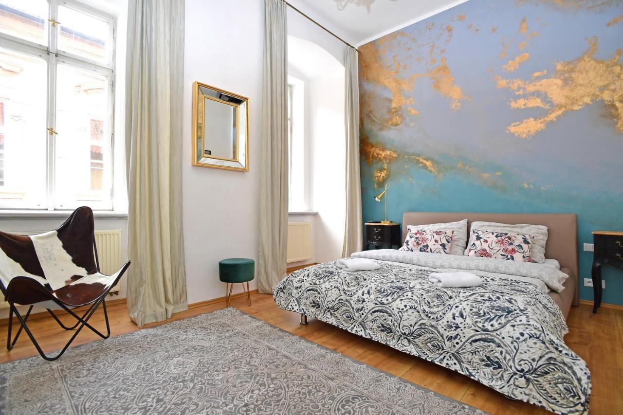 Lovely Little Cosy Apt In Prag Exteriör bild