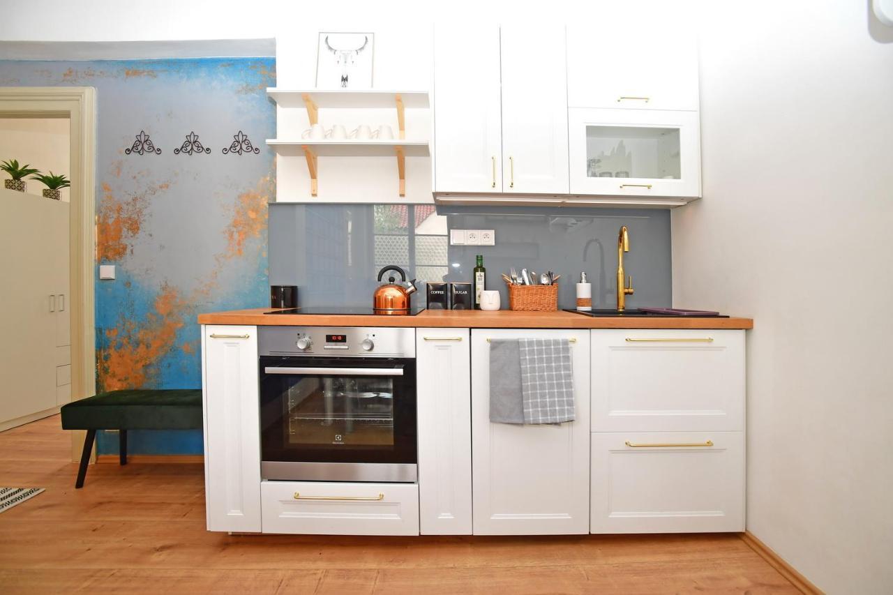Lovely Little Cosy Apt In Prag Exteriör bild